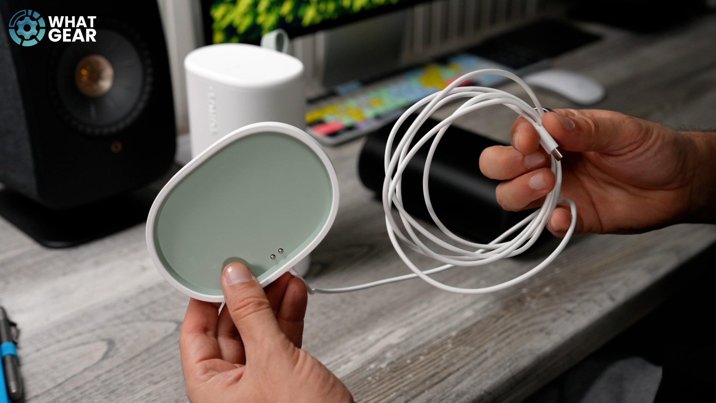 Sonos Play review charging dock.jpg