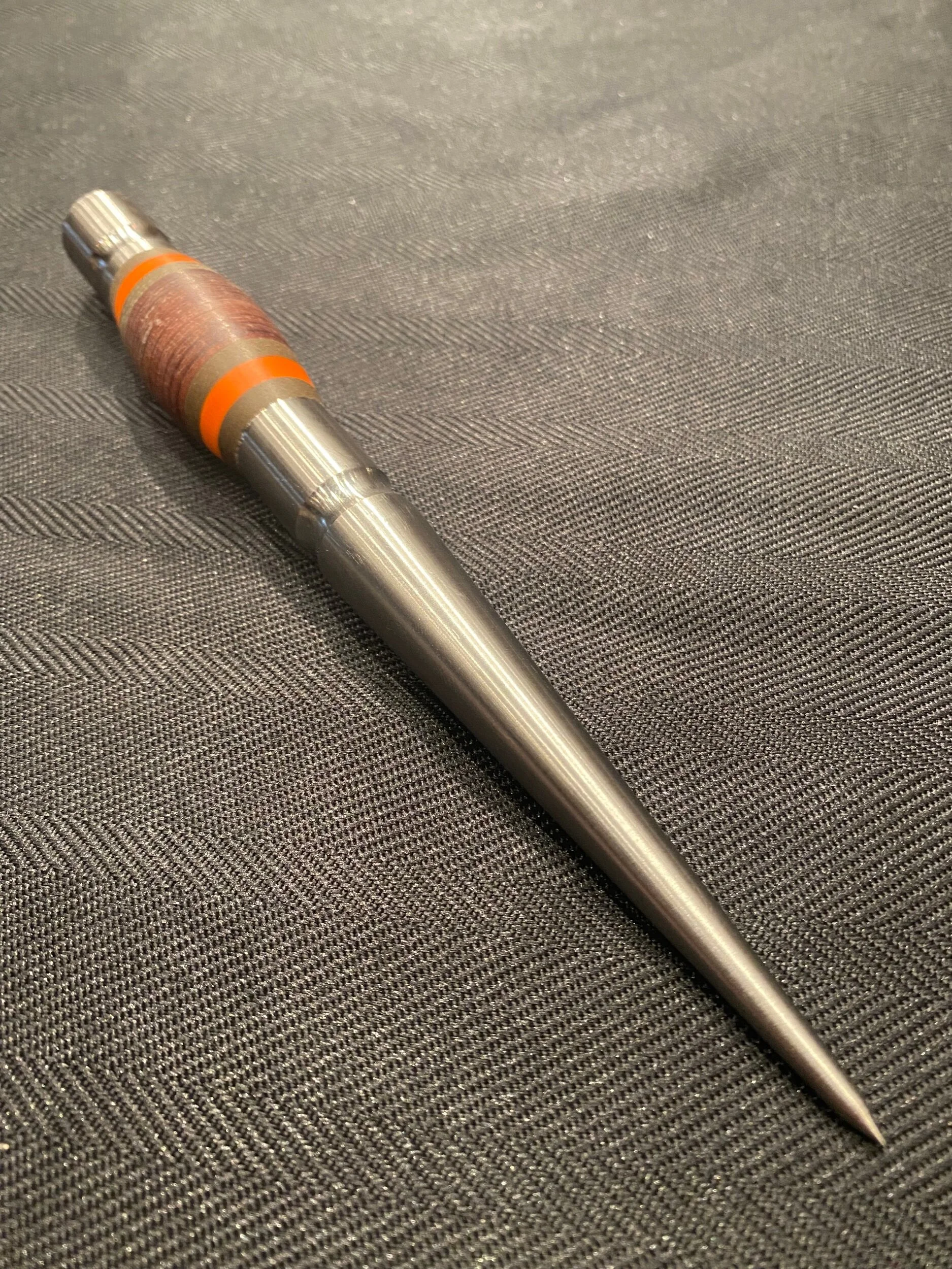 64D75D99-22A1-44E9-989C-126640D934DA