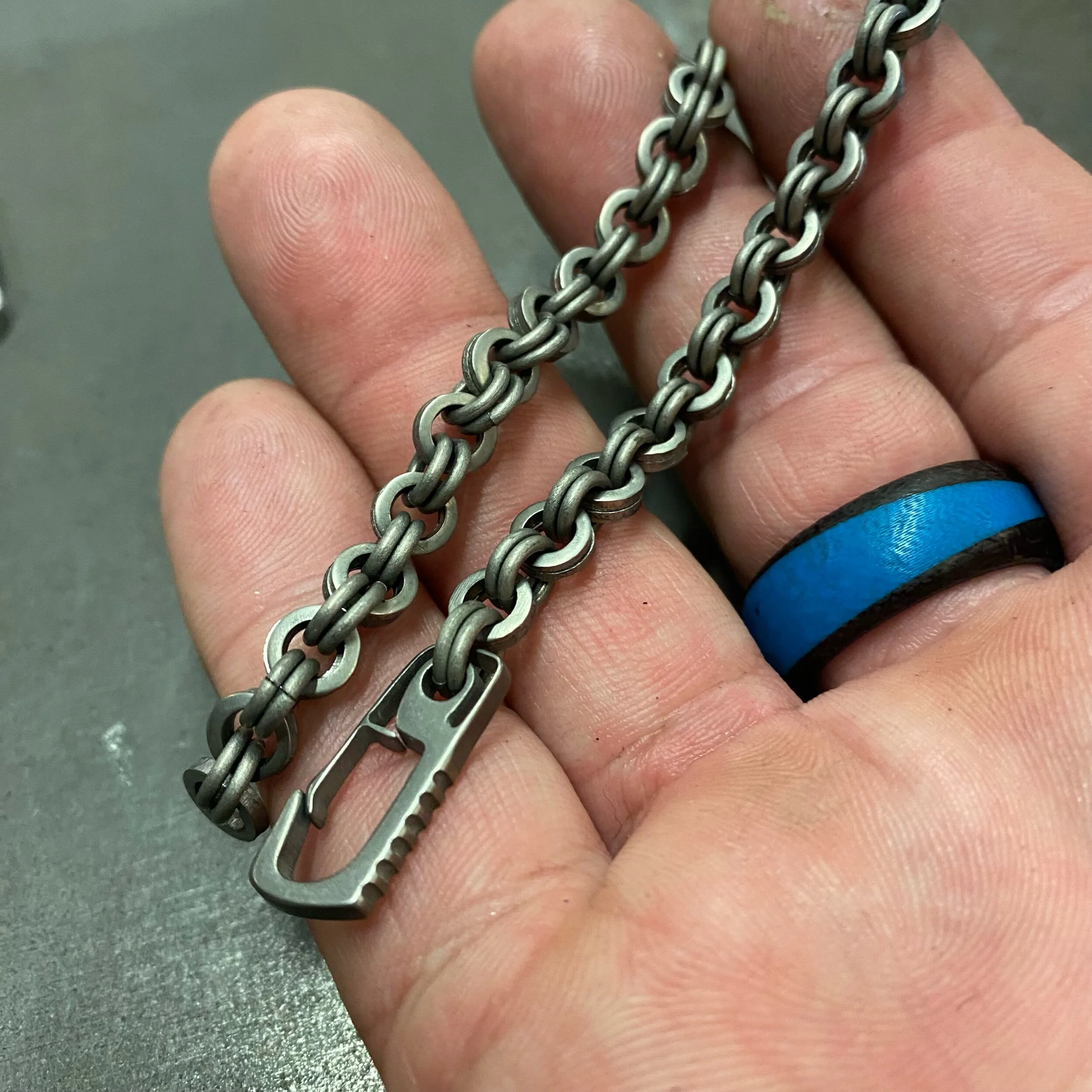 937EF5B3-8442-457E-9EB4-F2E3CC872D1E