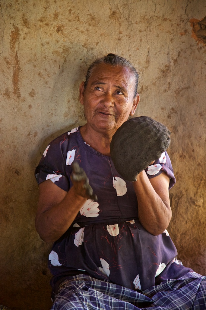 Pottery making, El Fuerte, Mexico