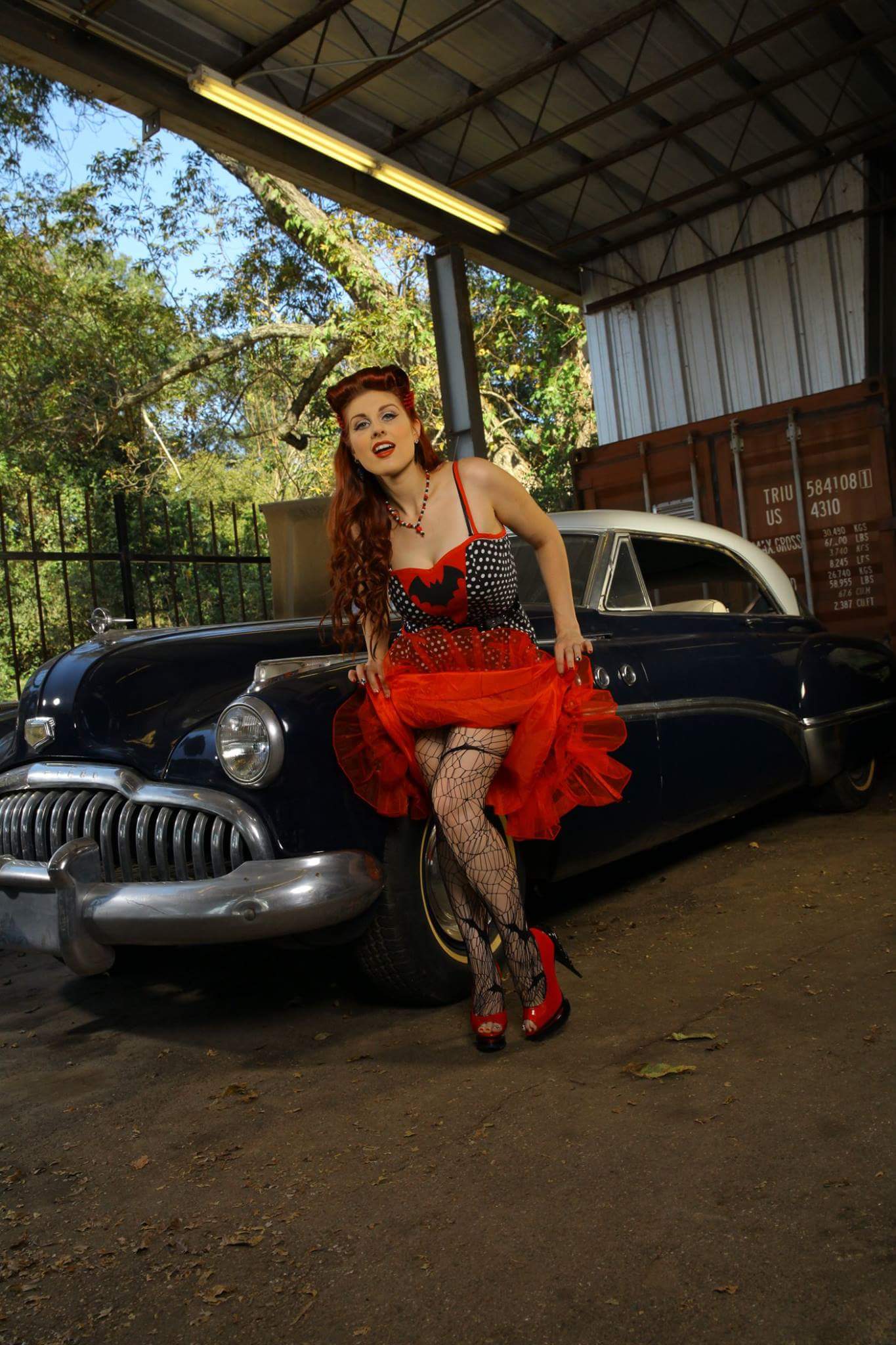 Polly Glamorous Photo Varga Polly Glamorous is a Houston based pin up model with an alternative twist to her style. She is an internationally published model known best for her long, red locks and killer green eyes! Polly loves being a part of the Houston Chapter of The Luscious Ladies because she gets to be along side like-minded, confident, inspiring women that like to get together with style and for a great cause! Keep you're eye out for her cruising in her 1940 Plymouth Business Coupe around town or just stay in the loop online. www.facebook.com/pollyglamorous