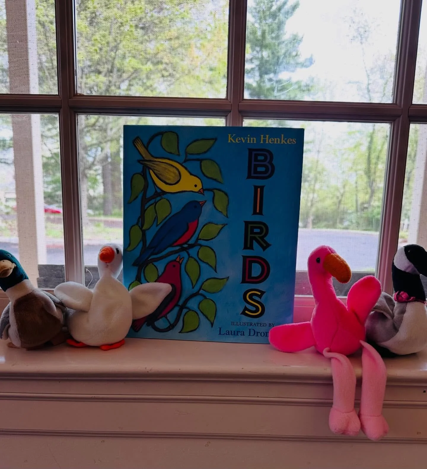 Things with wings!

Exploring birds, butterflies, and bees through yoga and mindfulness 🐝 

🦋 Butterfly breathing (Sitali Pranayama, a cooling breath)
🦢 All the bird poses (eagle, crow, flamingo, pigeon, and some we made up on our own!)
🐝 Bumbleb