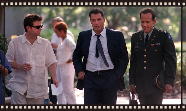 John Travolta shoots a scene in Madison Square during the filming of The General's Daughter.
