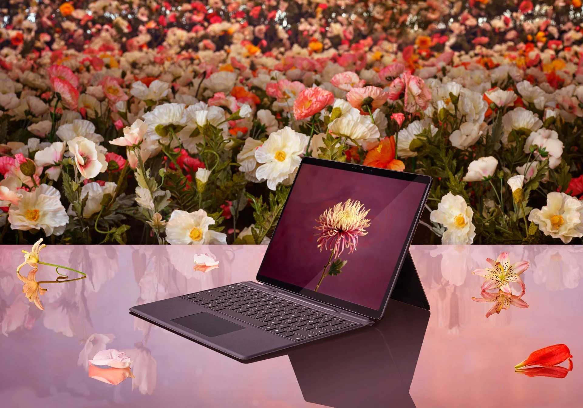 CAMPUS_POPPY_FIELD_TABLE_34_PORT_warm.jpg