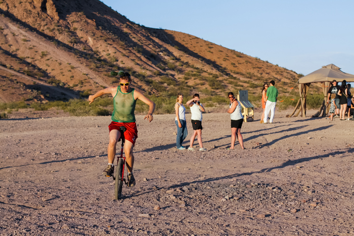 las vegas simple desert outdoor wedding photographer alternative