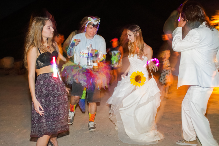 las vegas simple desert outdoor wedding photographer alternative