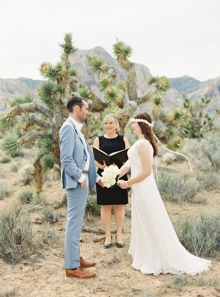 small intimate las vegas desert elopement with joshua trees