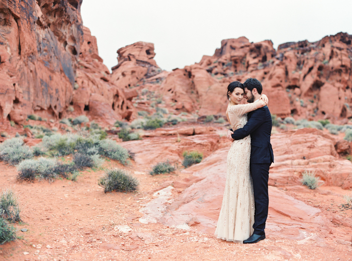 desert and indigo inspired valley of fire wedding photo