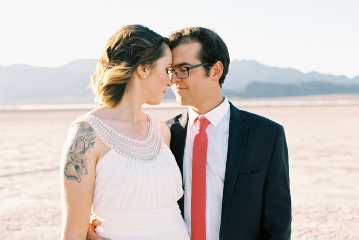 intimate indie desert vegas wedding photo 20