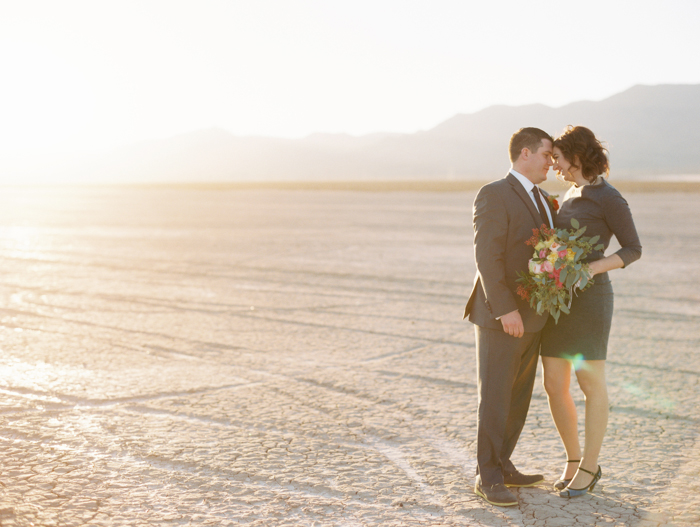 vegas pop up styled desert wedding photo flora pop