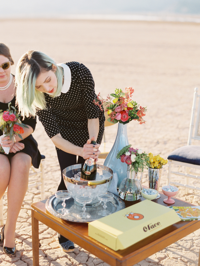 vegas pop up styled desert wedding photo flora pop