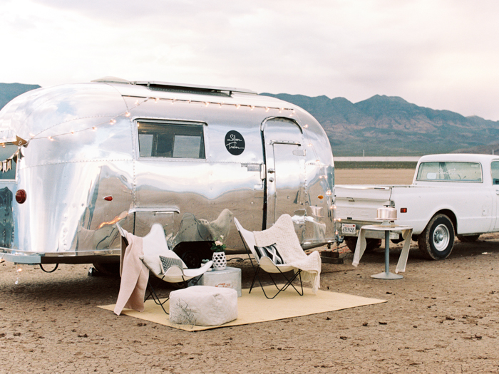 las vegas flora pop silver trailer desert wedding photo 4