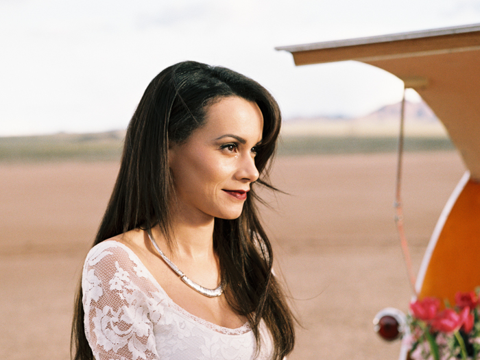 las vegas flora pop silver trailer desert wedding photo 19