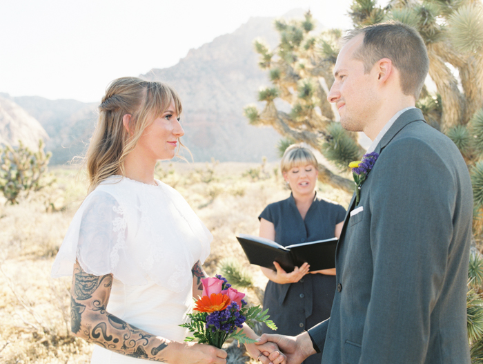 nevada desert elopement photo 4.jpg