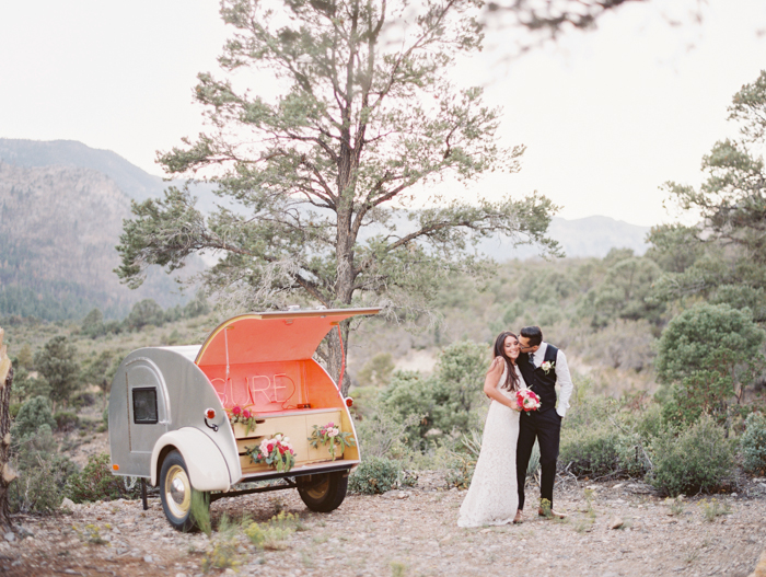 mountainside flora pop wedding