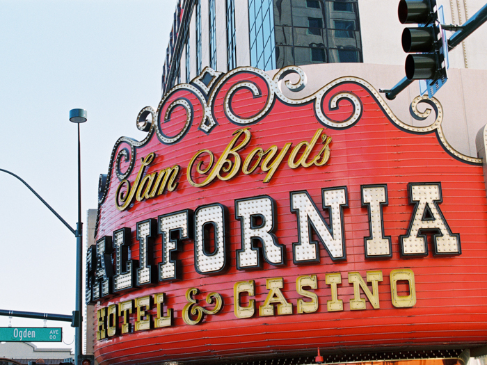 downtown vegas flora pop elopement photo 36.jpg