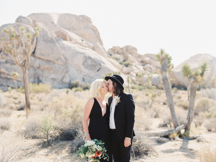 chic joshua tree elopement photo | gaby j photography