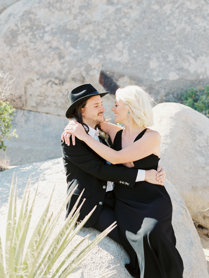 chic joshua tree elopement photo | gaby j photography