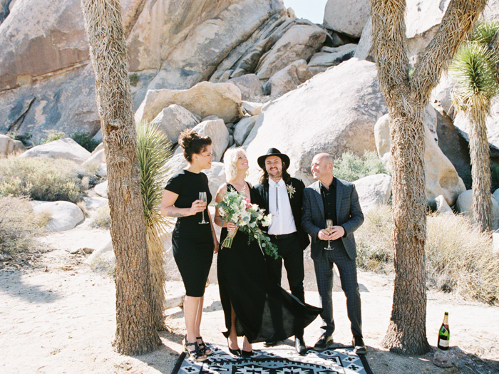 chic joshua tree elopement photo | gaby j photography