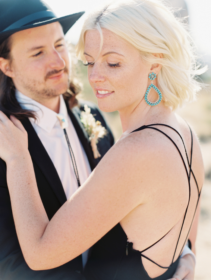 chic joshua tree elopement photo | gaby j photography