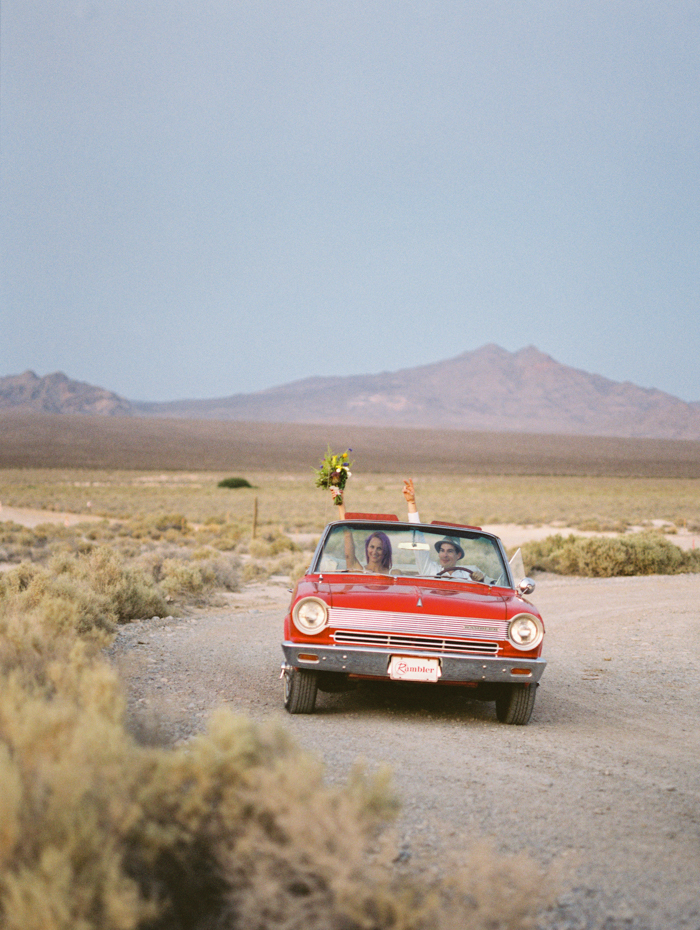 stylish corn creek nv desert elopement | gaby j photography