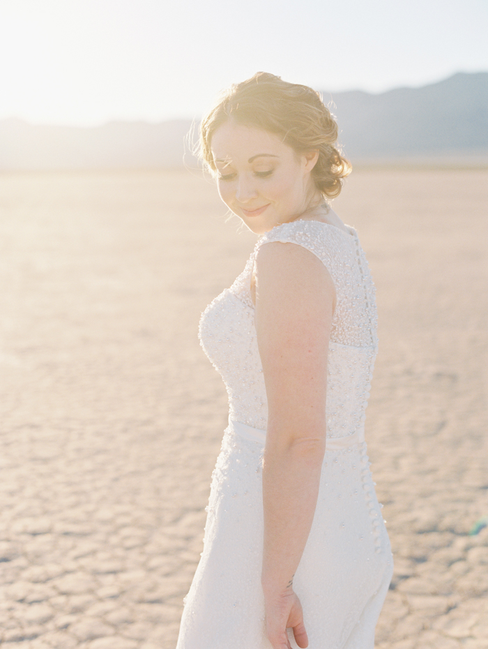 romantic eldorado dry lake bed elopement | las vegas elopement photographer| gaby j photography | same sex desert elopement inspiration