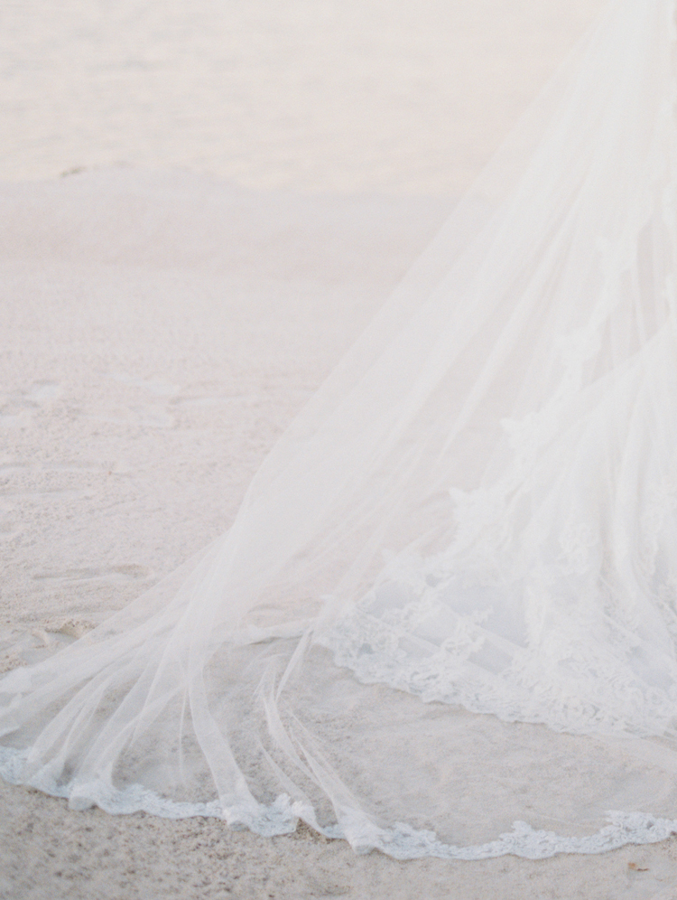 romantic henderson convention center wedding | gaby j photography | las vegas wedding photographer | javier garcia wedding planner