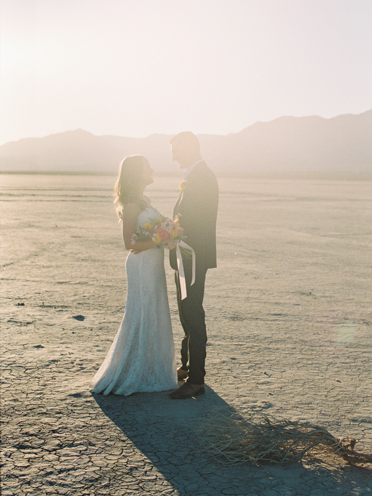 outdoors las vegas elopement photographer | dry lake bed elopement | gaby j photography | flora pop