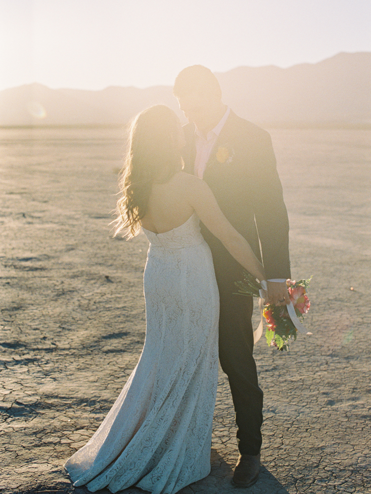 outdoors las vegas elopement photographer | dry lake bed elopement | gaby j photography | flora pop