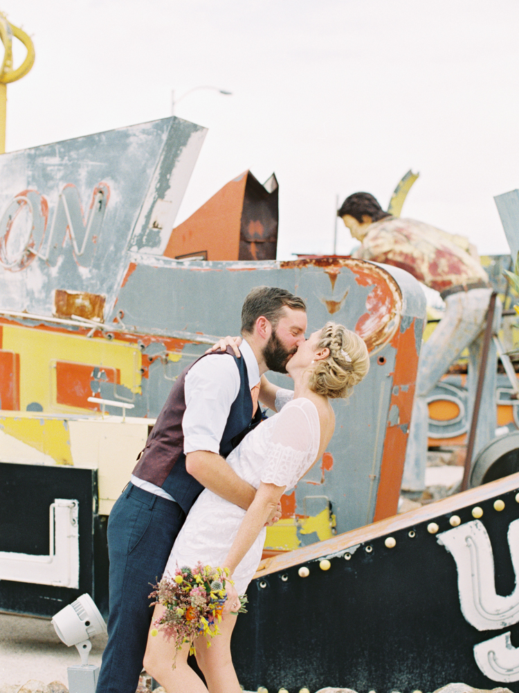 vintage las vegas signs wedding | gaby j photography | las vegas wedding photographer | flora pop flowers | grace loves lace phoenix wedding dress