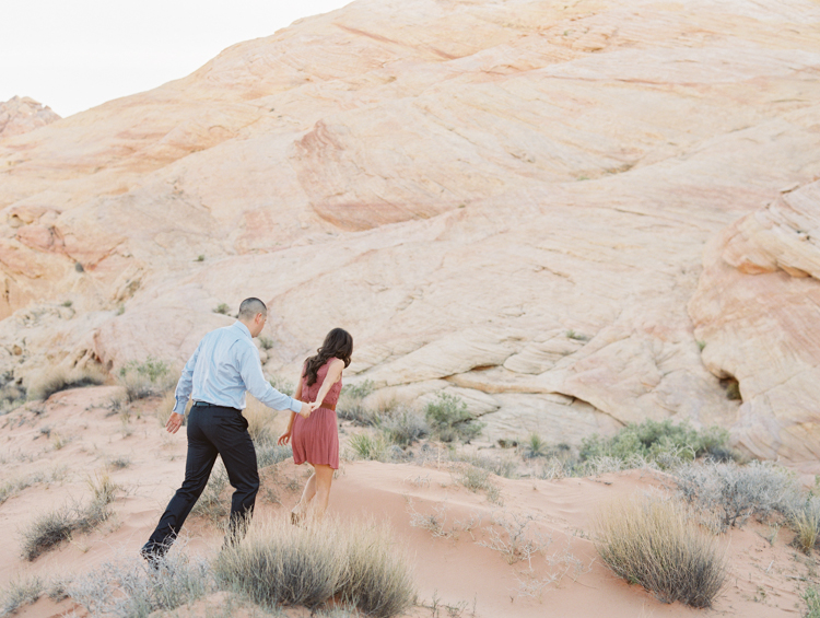 las vegas engagement photographer | valley of fire engagement photography | desert engagement locations | gaby j photography