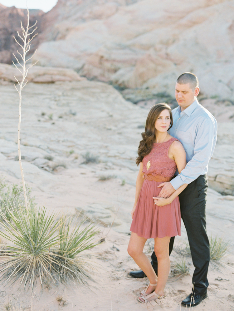 las vegas engagement photographer | valley of fire engagement photography | desert engagement locations | gaby j photography