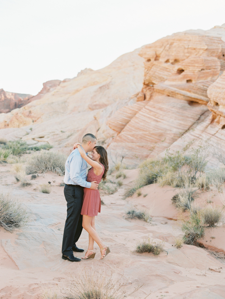 las vegas engagement photographer | valley of fire engagement photography | desert engagement locations | gaby j photography