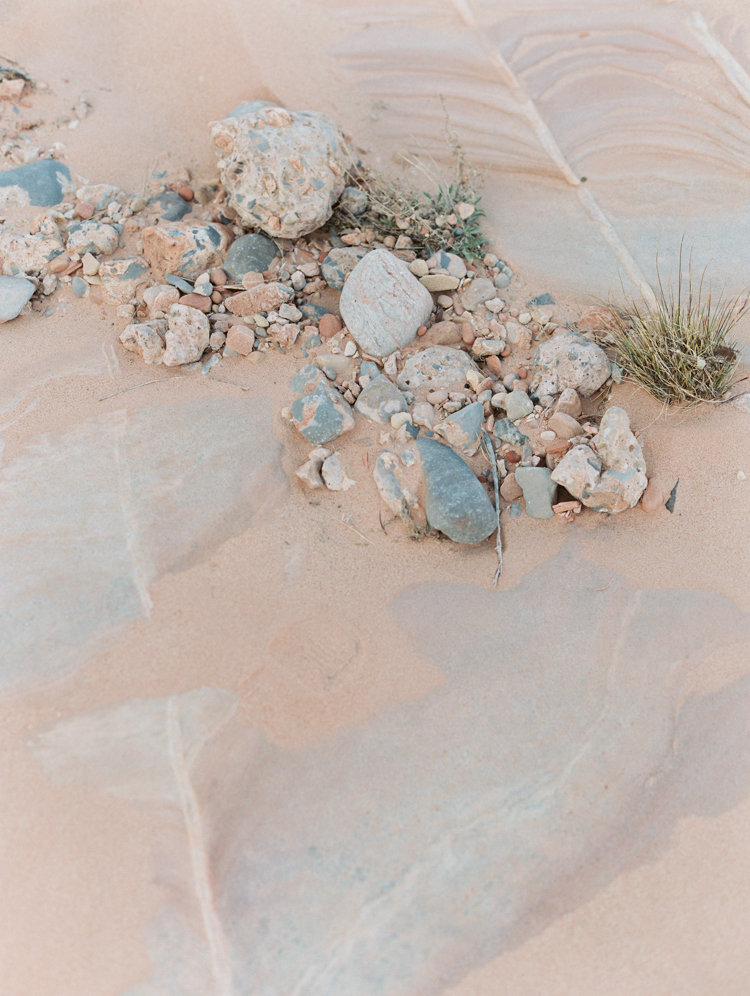 las vegas engagement photographer | valley of fire engagement photography | desert engagement locations | gaby j photography