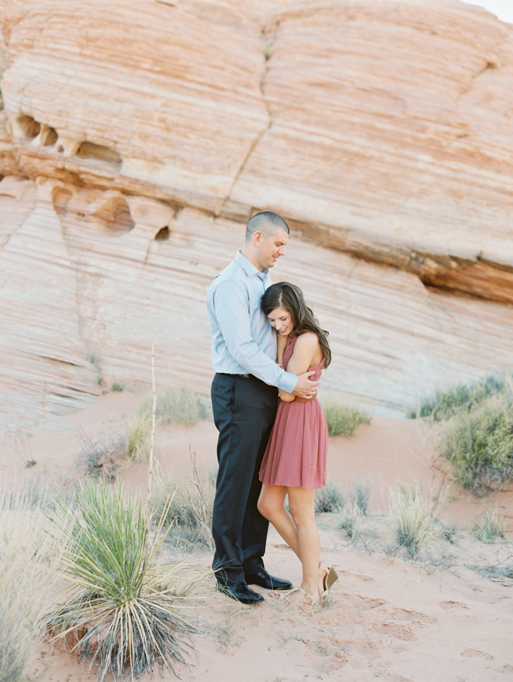 las vegas engagement photographer | valley of fire engagement photography | desert engagement locations | gaby j photography