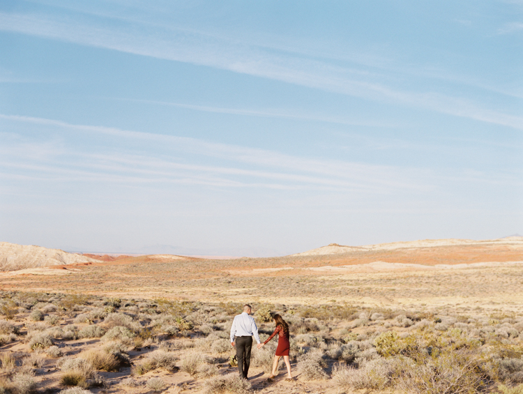 las vegas engagement photographer | valley of fire engagement photography | desert engagement locations | gaby j photography