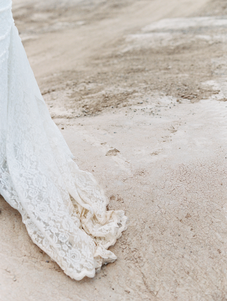 desert dust storm wedding | las vegas elopement photographer | gaby j photography | flora pop elopement