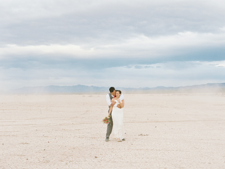 desert dust storm wedding | las vegas elopement photographer | gaby j photography | flora pop elopement