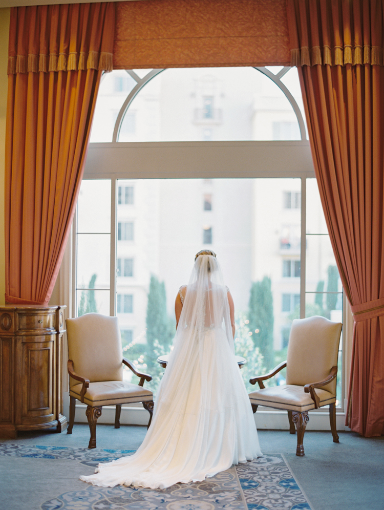 lake las vegas hilton florentine gardens wedding | gaby j photography | timeless las vegas wedding photographer | open invitation wedding planner | layers of lovely