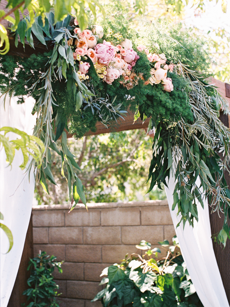 private las vegas estate wedding | backyard garden elopement in las vegas | gaby j photography | flora pop