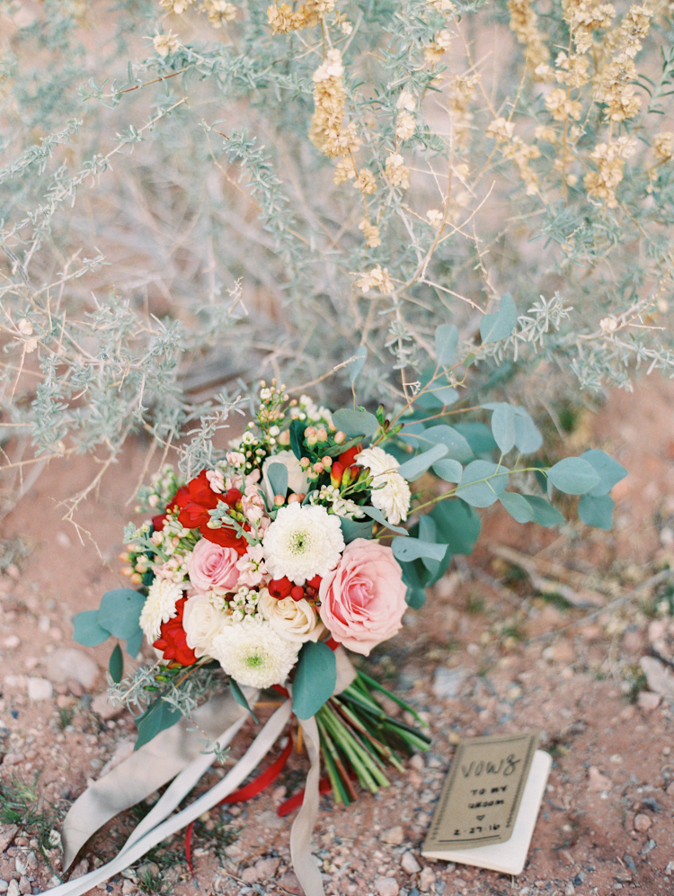 small wedding at red rock canyon national park | desert elopement | gaby j photography | las vegas elopement | opal floral