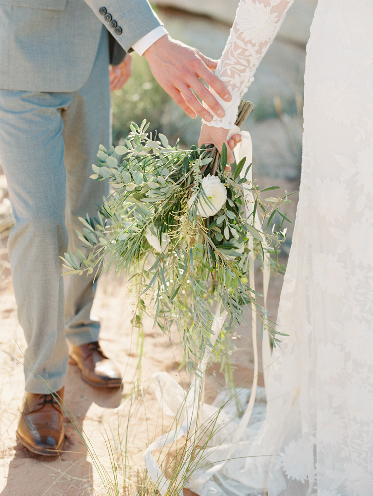 amangiri inspired desert wedding | amangiri desert elopement | gaby j photography | flora pop | desert elopement