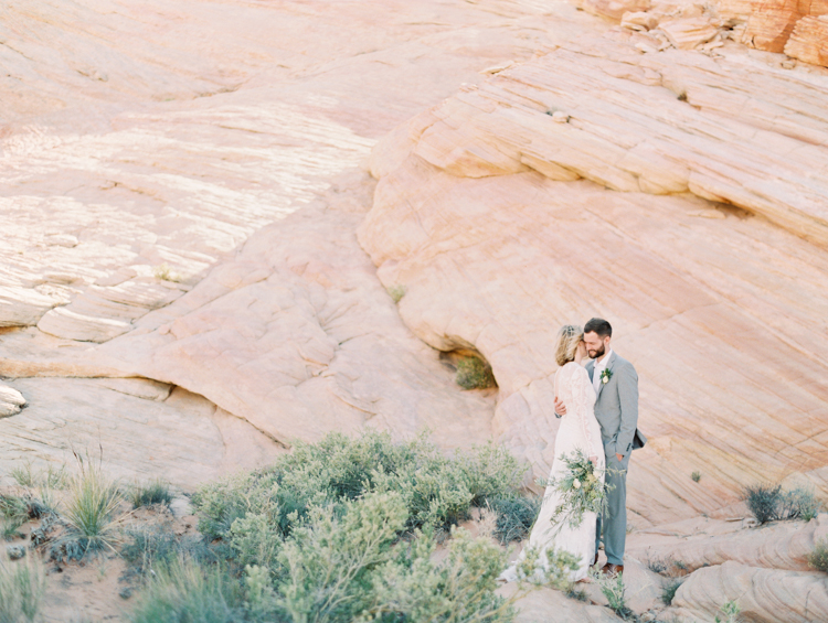 amangiri inspired desert wedding | amangiri desert elopement | gaby j photography | flora pop | desert elopement