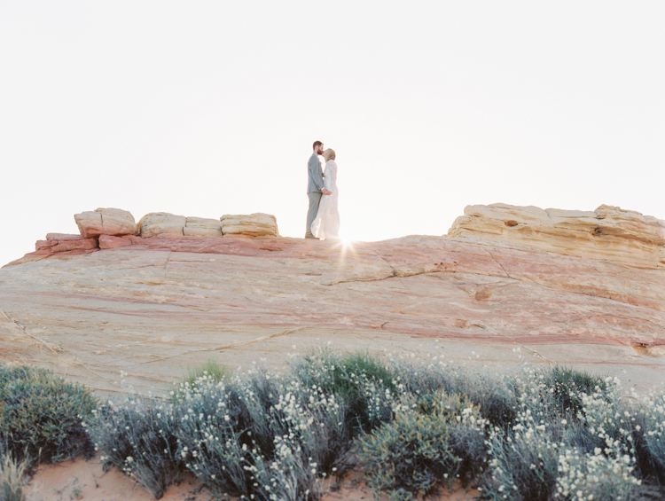 amangiri inspired desert wedding | amangiri desert elopement | gaby j photography | flora pop | desert elopement