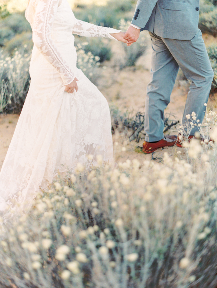 amangiri inspired desert wedding | amangiri desert elopement | gaby j photography | flora pop | desert elopement