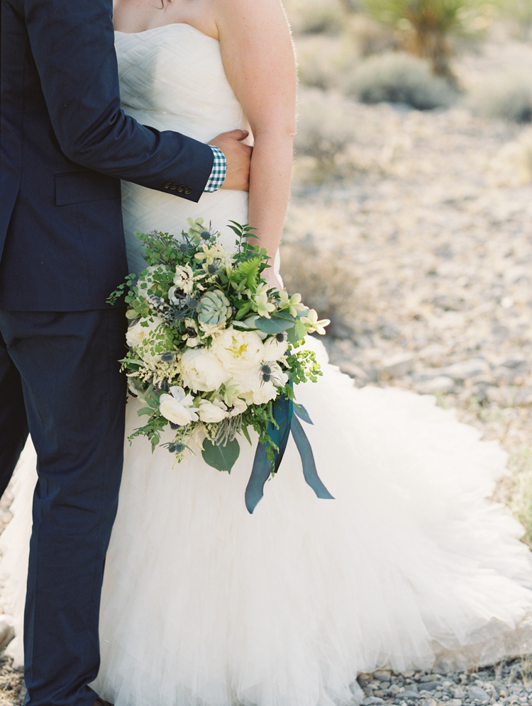 modern and classic destination vegas wedding | red rock resort wedding | gaby j photography | las vegas wedding photographers