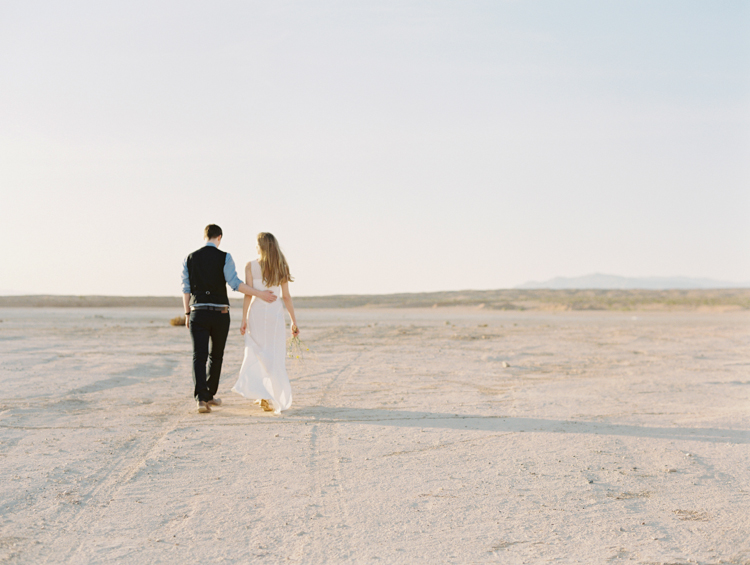 las vegas desert elopement photographers | gaby j photography | desert elopement inspiration