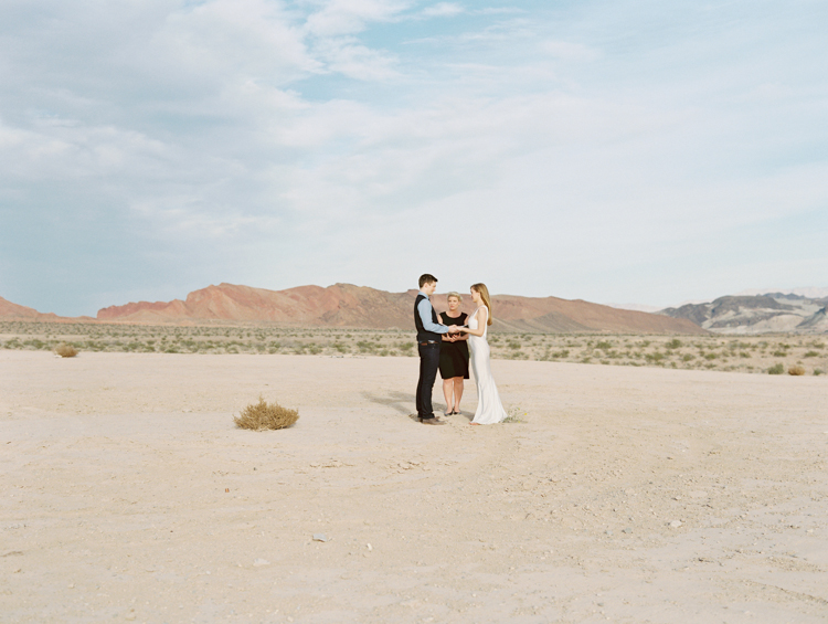 las vegas desert elopement photographers | gaby j photography | desert elopement inspiration