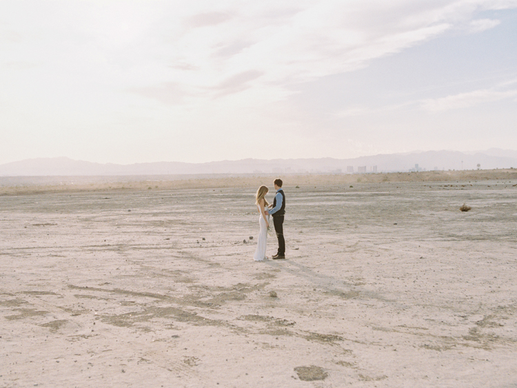 las vegas desert elopement photographers | gaby j photography | desert elopement inspiration