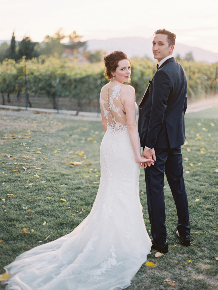 pahrump valley winery wedding photographers | gaby j photography | intimate las vegas wedding ideas